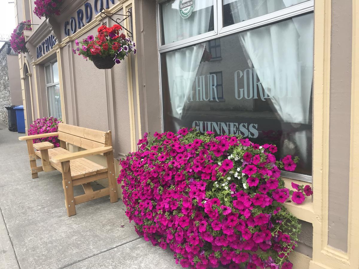 Gordon'S Guesthouse Loughrea Bagian luar foto